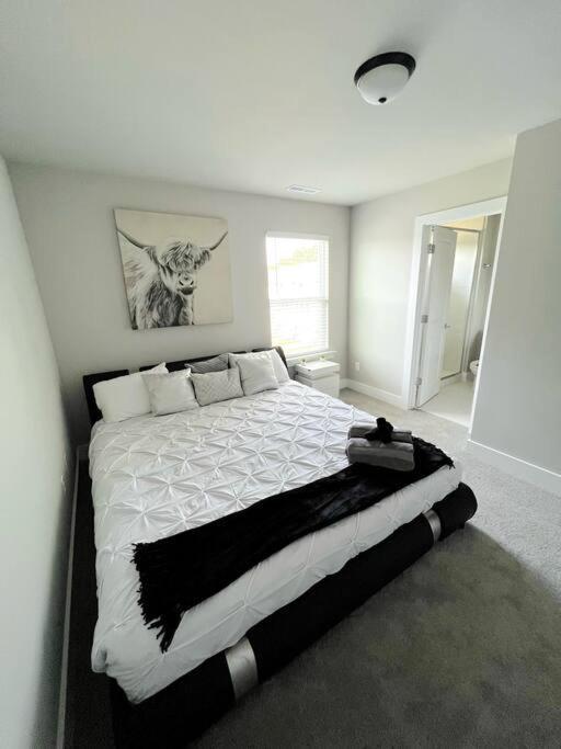 Brand New Build 10 Min- Uptown Villa Charlotte Exterior photo
