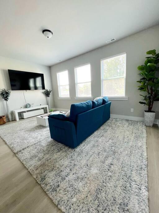 Brand New Build 10 Min- Uptown Villa Charlotte Exterior photo