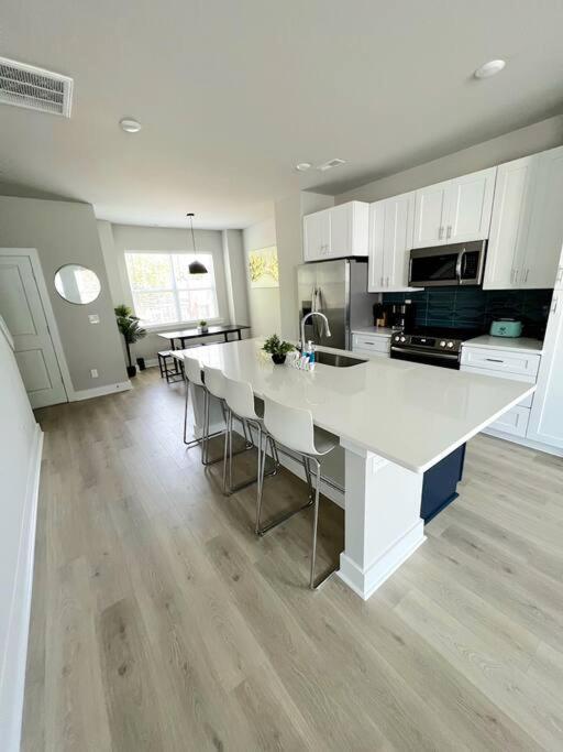 Brand New Build 10 Min- Uptown Villa Charlotte Exterior photo